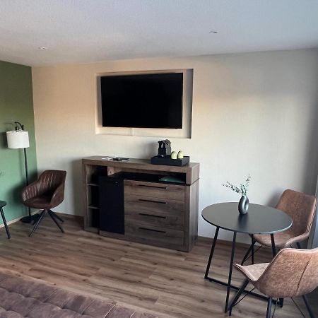Gemuetliches Studio Im Stadtkern Mit Kanalblick Emden Extérieur photo